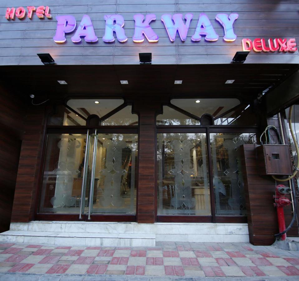 Hotel Parkway Deluxe Нью-Дели Экстерьер фото