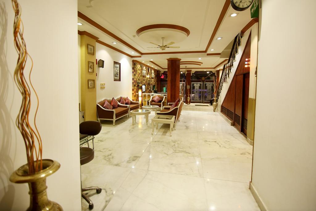 Hotel Parkway Deluxe Нью-Дели Экстерьер фото